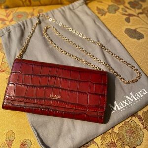 Max Mara wallet on chain